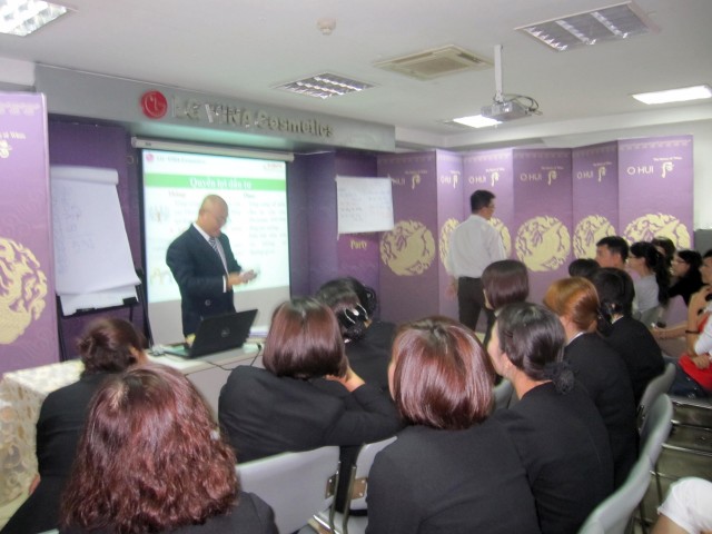 LG VINA cùng chung vai sát cánh (04-10-2012)